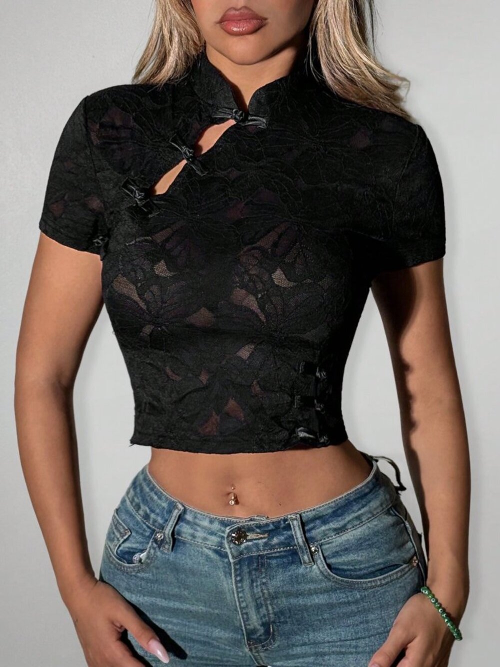 Black Casual Women's  Sexy Lace Cropped Top - Picture 3 of 6